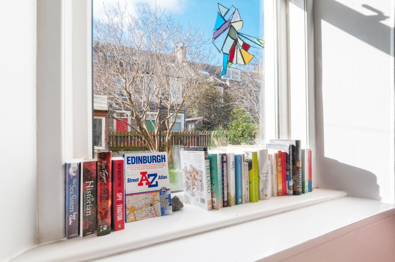 Cozy With Character Vibrant Cottage Style Flat At Leith Links Park エディンバラ エクステリア 写真